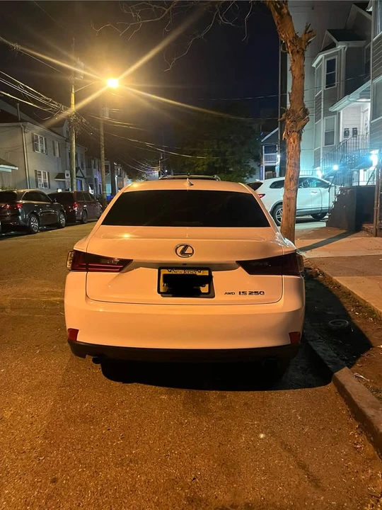 2014 Lexus IS 3rd Gen - Image 16 of 17
