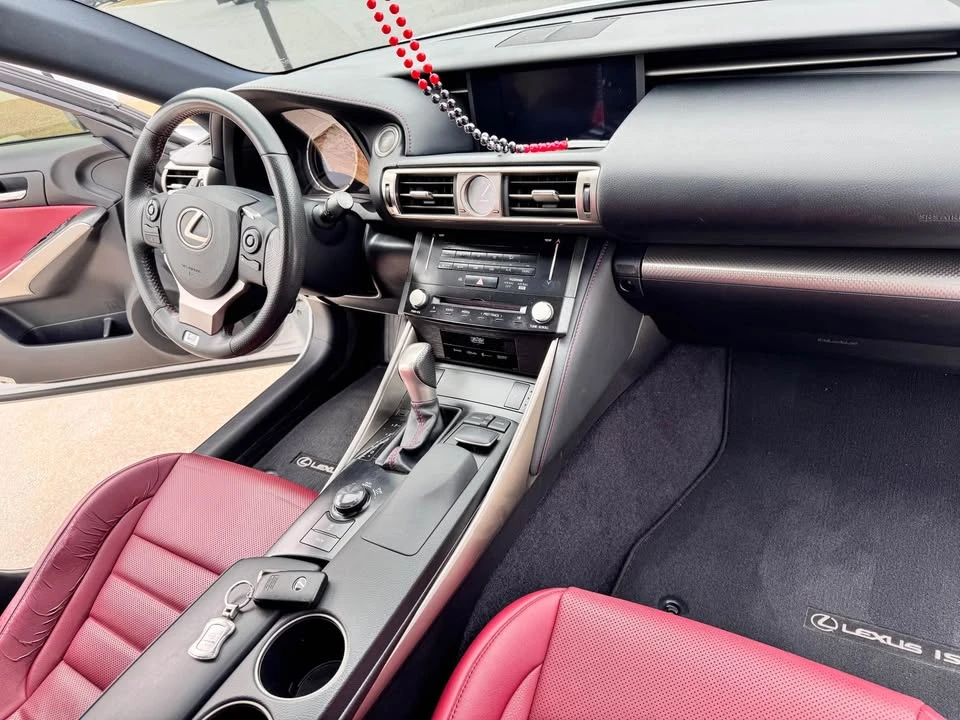 2014 Lexus IS 3rd Gen - Image 5 of 12