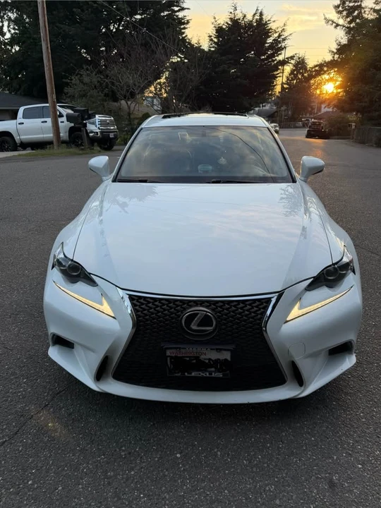 2014 Lexus IS 3rd Gen - Image 5 of 9