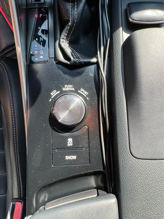 2014 Lexus IS 3rd Gen - Image 15 of 20