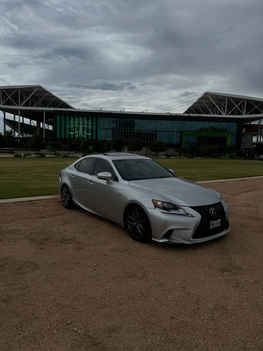 2014 Lexus IS 3rd Gen - Image 6 of 8