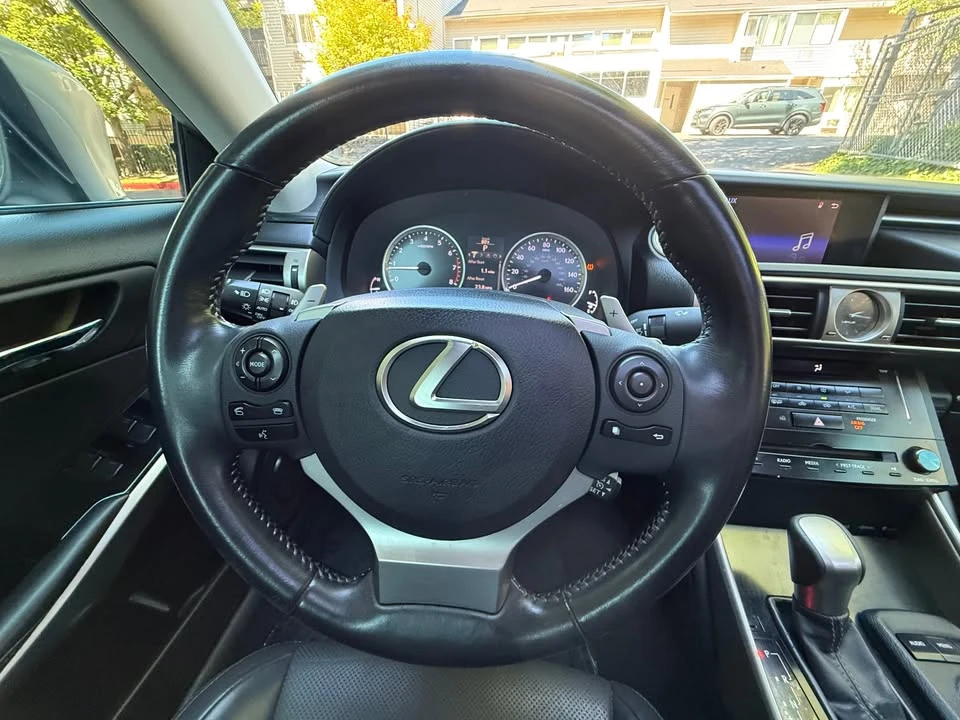 2014 Lexus IS 3rd Gen - Image 18 of 20