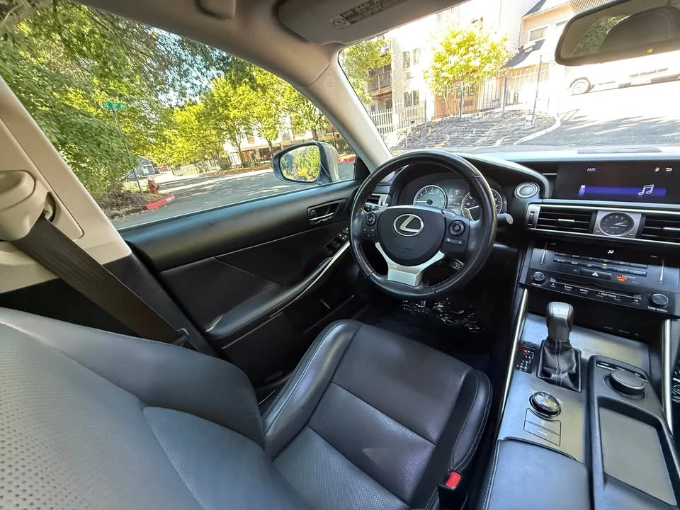 2014 Lexus IS 3rd Gen - Image 17 of 20