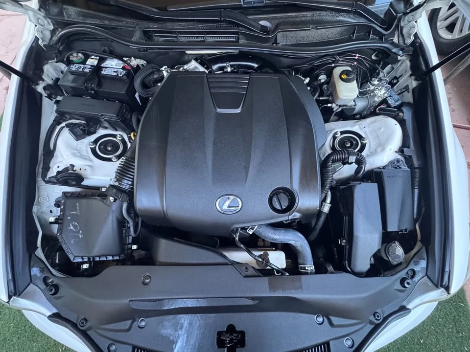 2014 Lexus IS 3rd Gen - Image 16 of 20