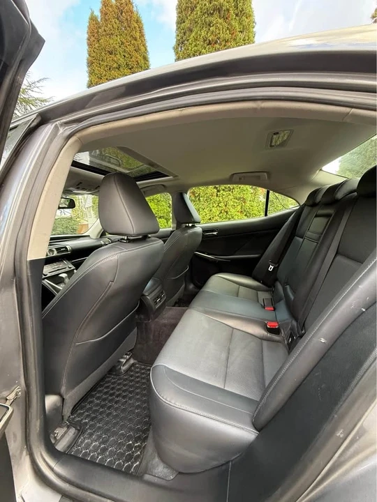 2014 Lexus IS 3rd Gen - Image 18 of 20