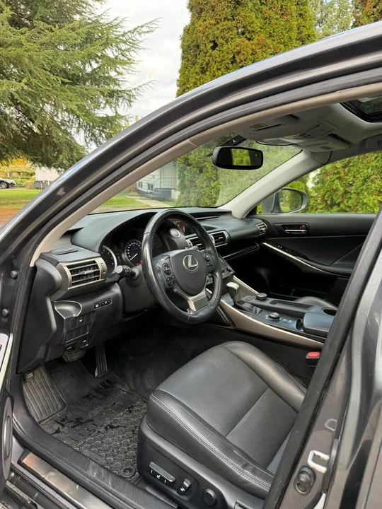 2014 Lexus IS 3rd Gen - Image 10 of 20