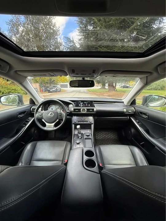 2014 Lexus IS 3rd Gen - Image 11 of 20
