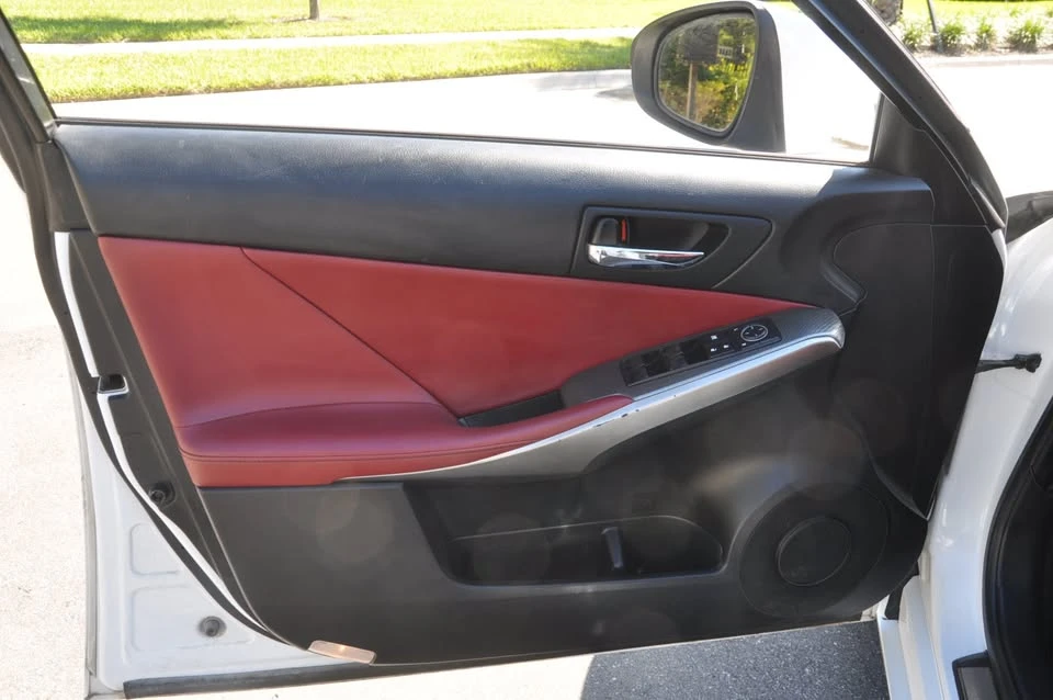 2014 Lexus IS 3rd Gen - Image 11 of 20