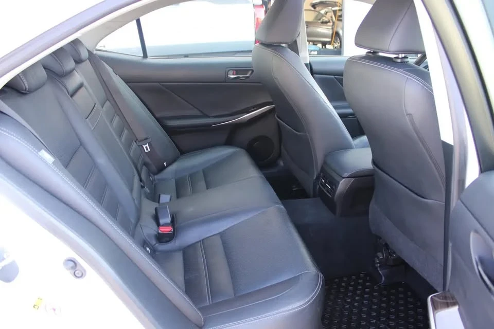 2014 Lexus IS 3rd Gen - Image 4 of 10