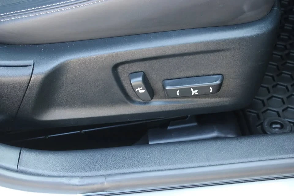 2014 Lexus IS 3rd Gen - Image 3 of 10