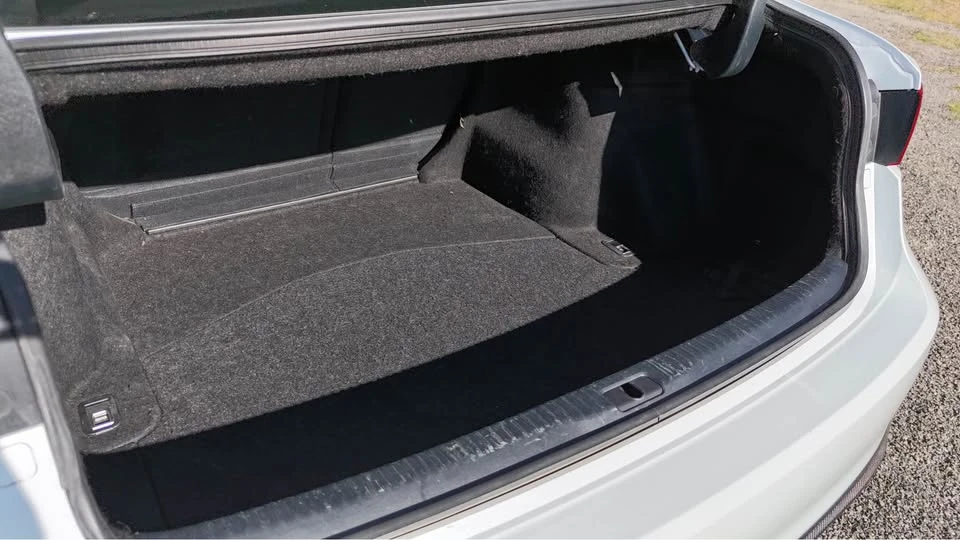 2014 Lexus IS 3rd Gen - Image 9 of 20
