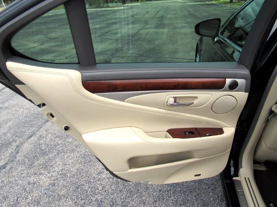2014 Lexus LS 4th Gen - Image 10 of 19