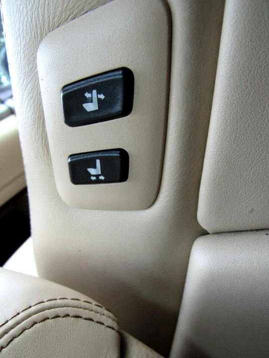 2014 Lexus LS 4th Gen - Image 19 of 19