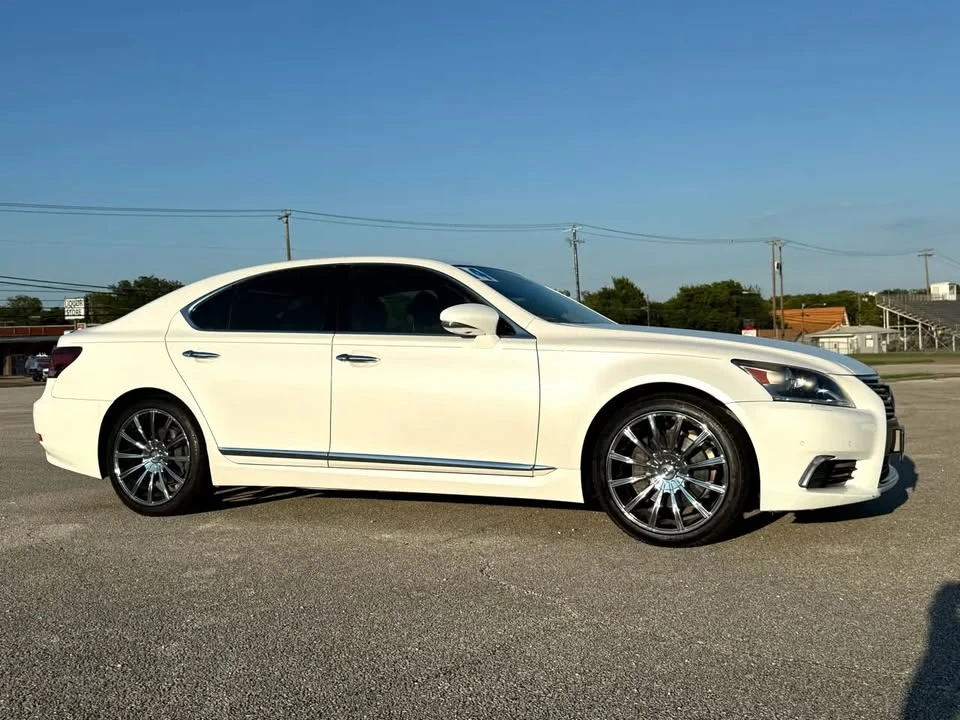 2014 Lexus LS 4th Gen - Image 4 of 12