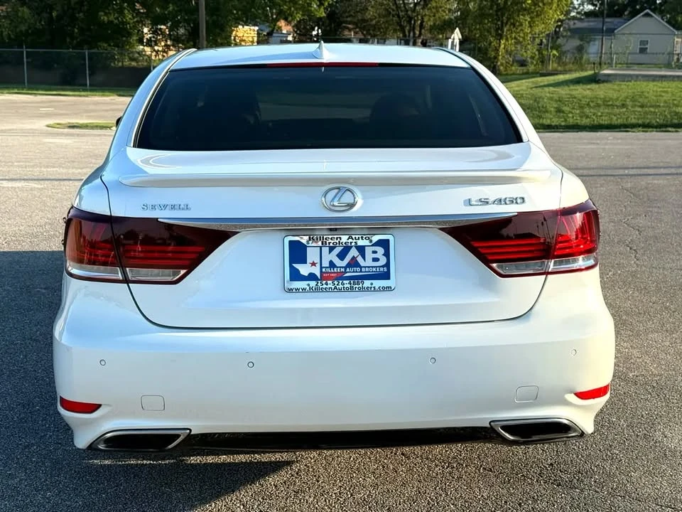 2014 Lexus LS 4th Gen - Image 3 of 12