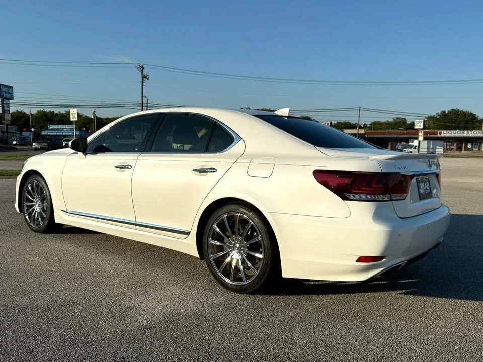 2014 Lexus LS 4th Gen - Image 2 of 12