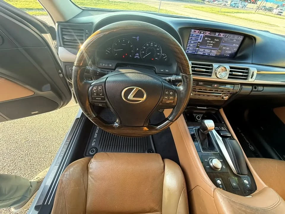 2014 Lexus LS 4th Gen - Image 11 of 12