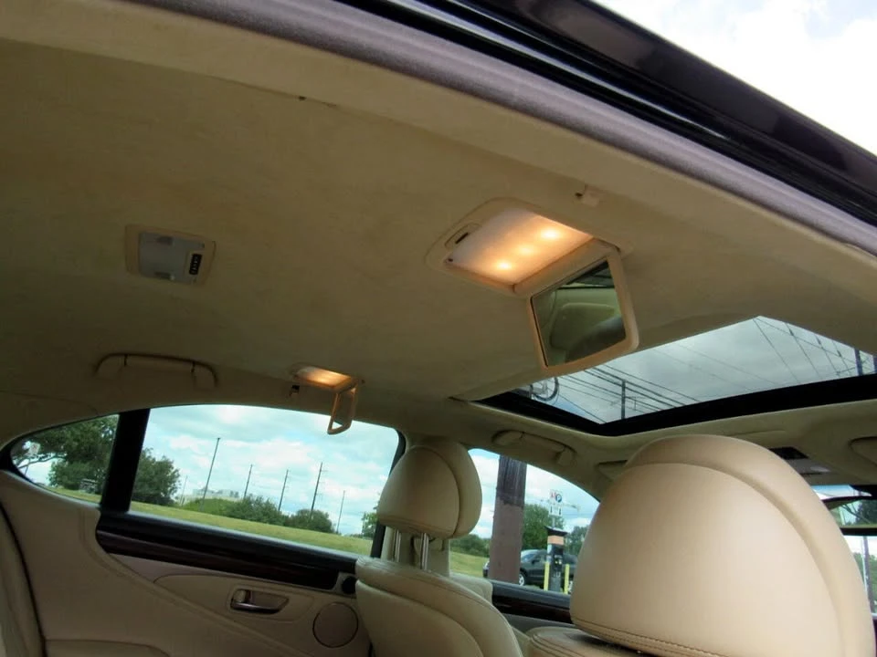 2014 Lexus LS 4th Gen - Image 18 of 19
