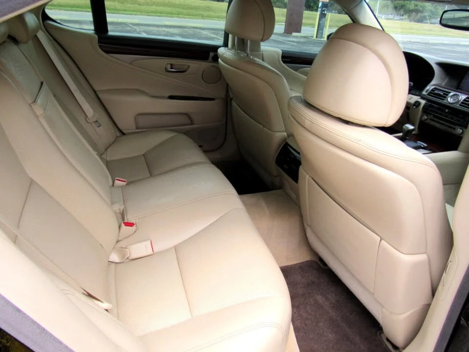2014 Lexus LS 4th Gen - Image 16 of 19