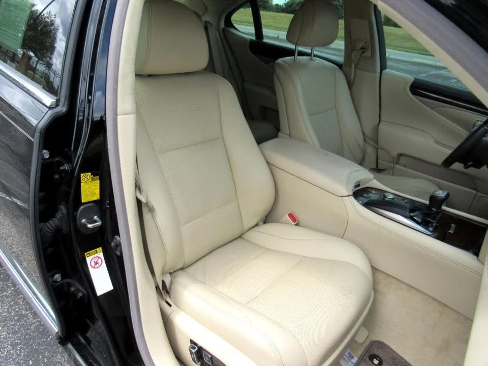 2014 Lexus LS 4th Gen - Image 14 of 19