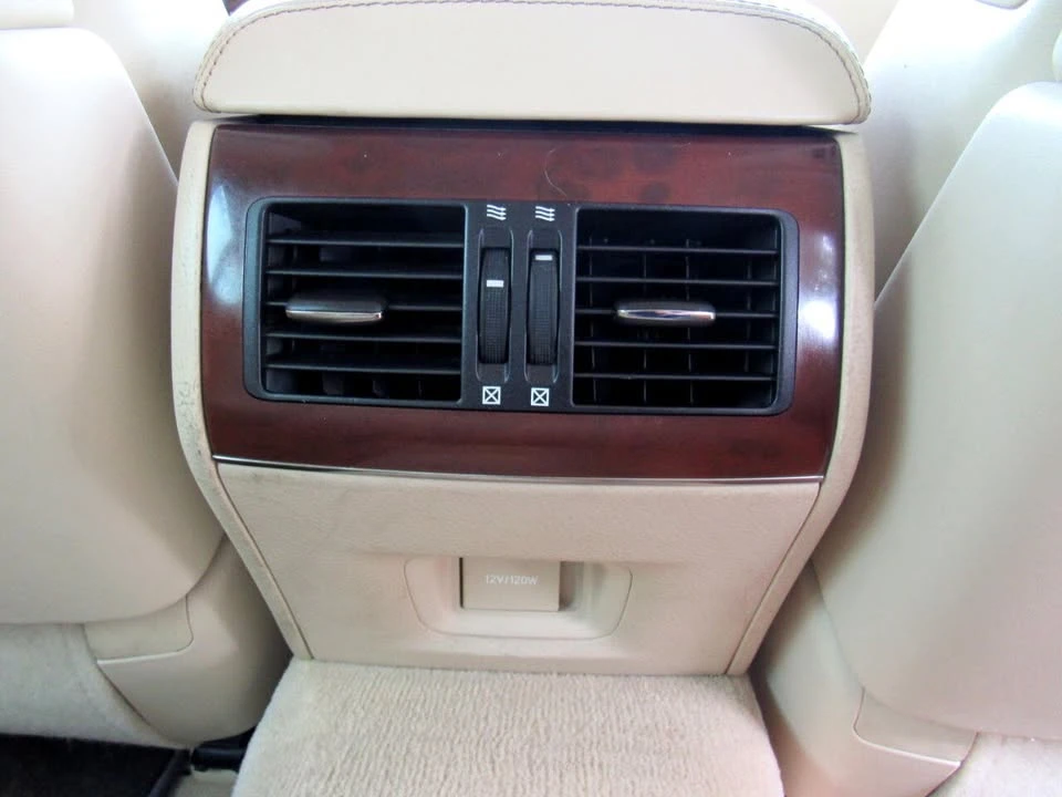 2014 Lexus LS 4th Gen - Image 17 of 19