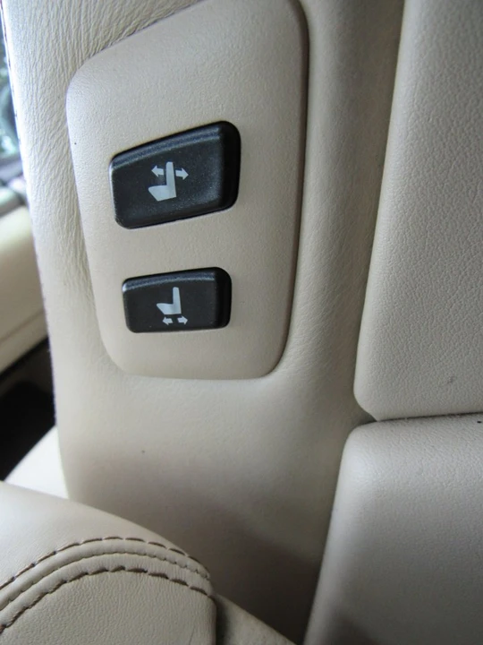 2014 Lexus LS 4th Gen - Image 19 of 19