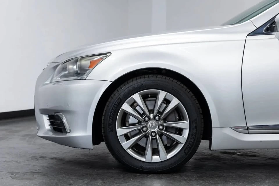 2014 Lexus LS 4th Gen - Image 13 of 20