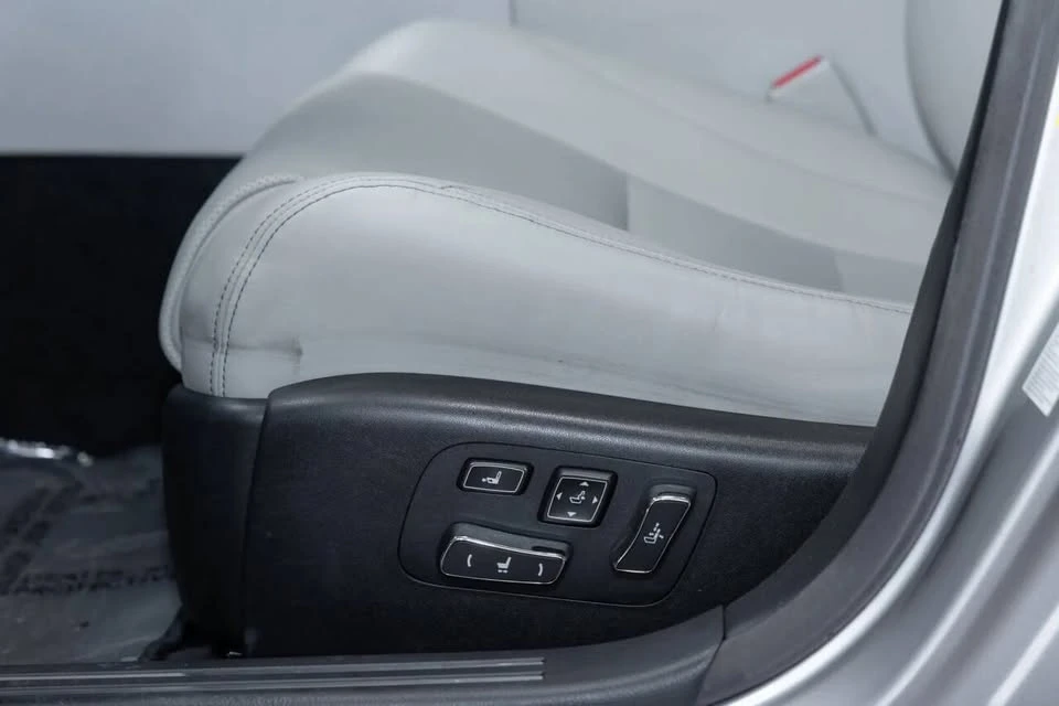 2014 Lexus LS 4th Gen - Image 16 of 20