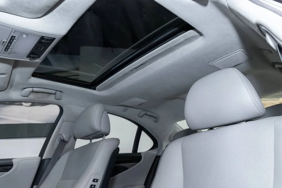 2014 Lexus LS 4th Gen - Image 18 of 20