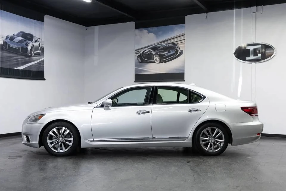 2014 Lexus LS 4th Gen - Image 12 of 20