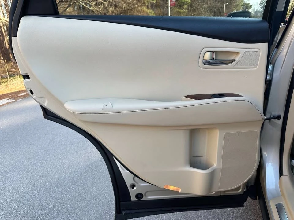 2014 Lexus RX 3rd Gen - Image 15 of 20