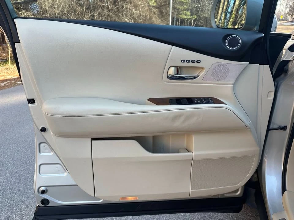 2014 Lexus RX 3rd Gen - Image 11 of 20