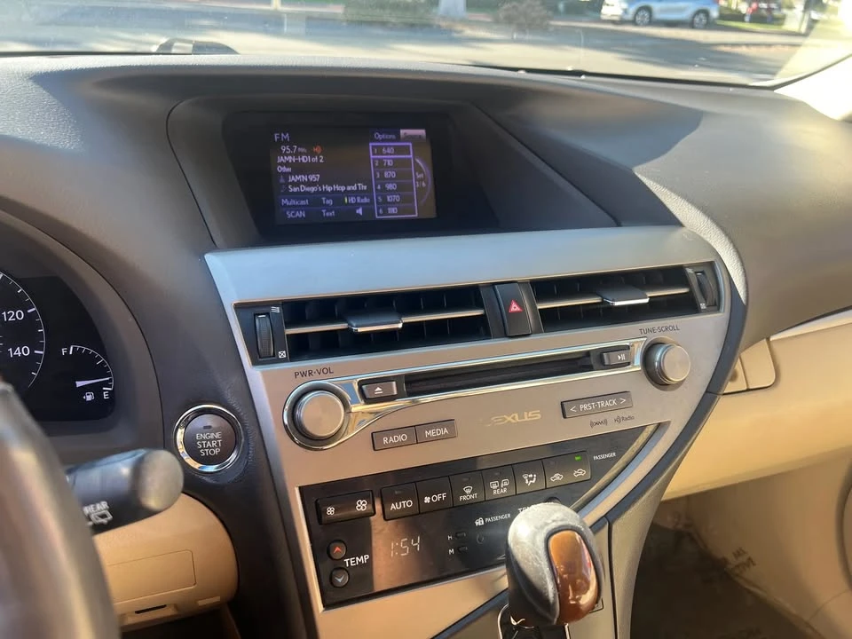 2014 Lexus RX 3rd Gen - Image 9 of 18