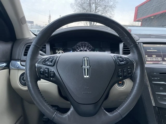 2014 Lincoln MKS - Image 13 of 20