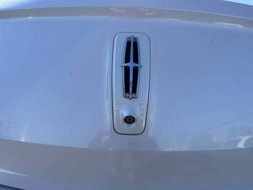2014 Lincoln MKS - Image 15 of 20