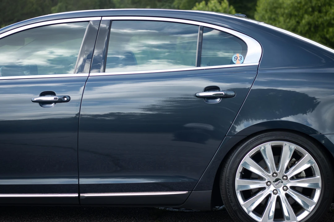 2014 Lincoln MKS - Image 28 of 31