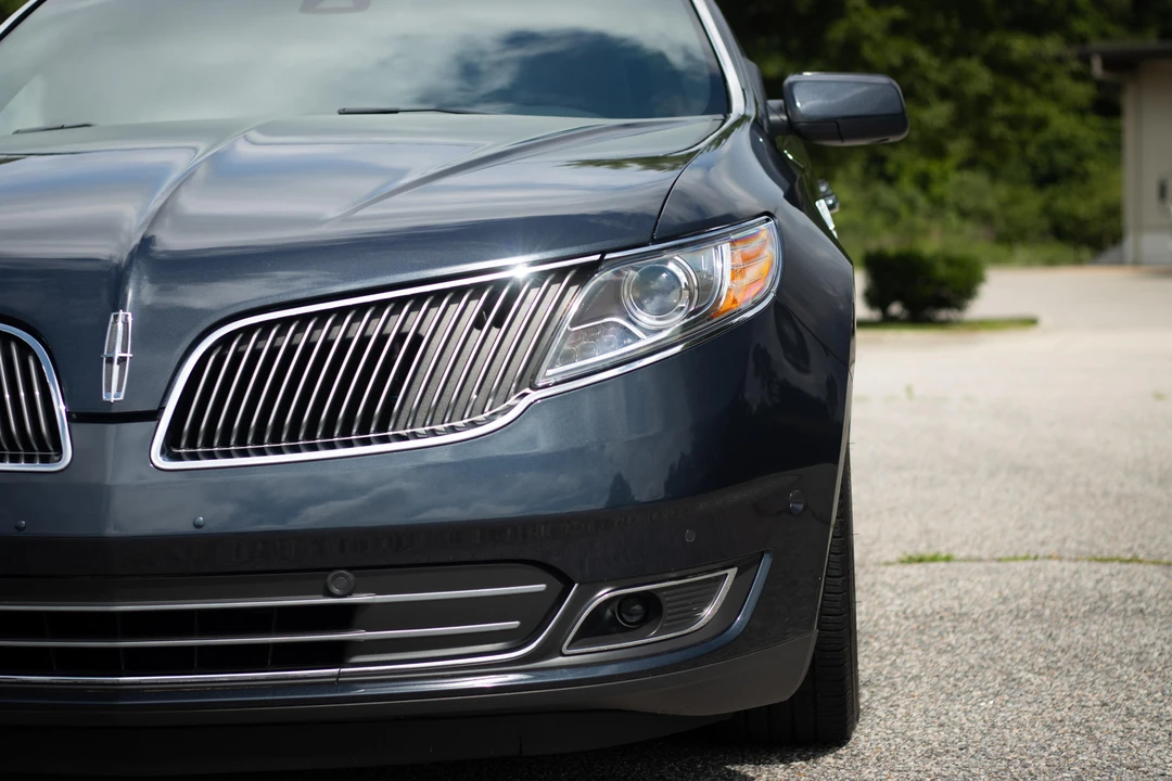 2014 Lincoln MKS - Image 17 of 31