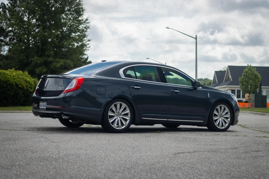 2014 Lincoln MKS - Image 10 of 31