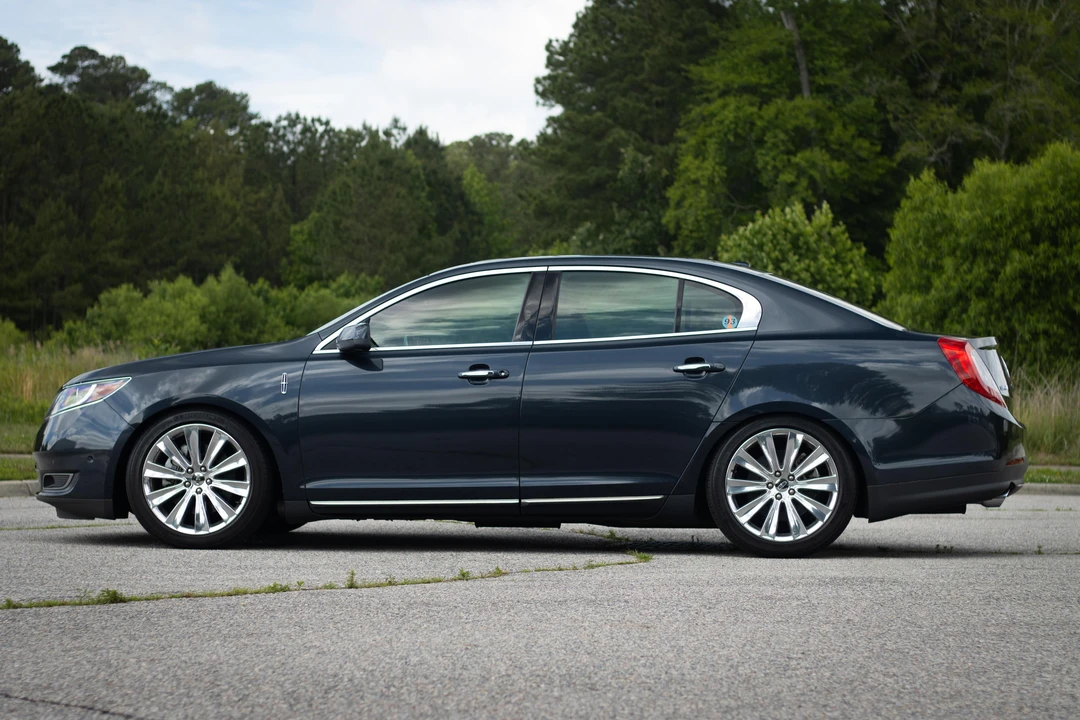 2014 Lincoln MKS - Image 8 of 31