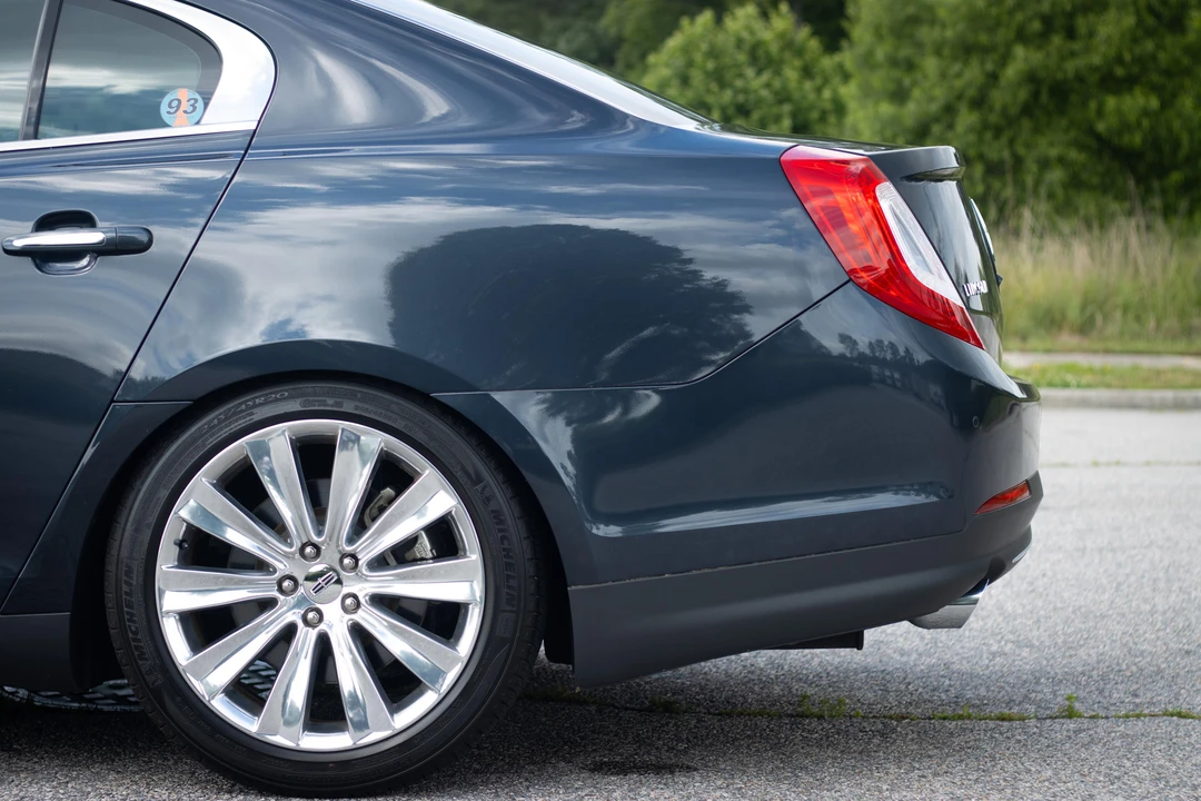 2014 Lincoln MKS - Image 30 of 31