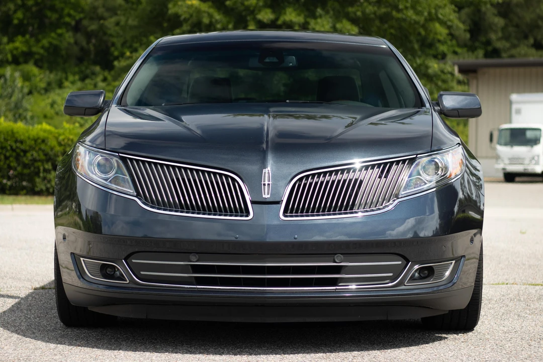 2014 Lincoln MKS - Image 2 of 31