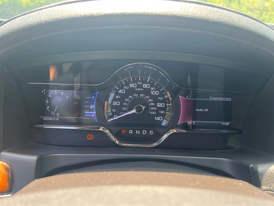 2014 Lincoln MKS - Image 11 of 12
