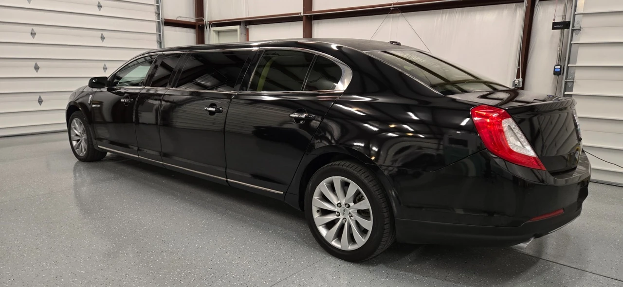 2014 Lincoln MKS - Image 18 of 21