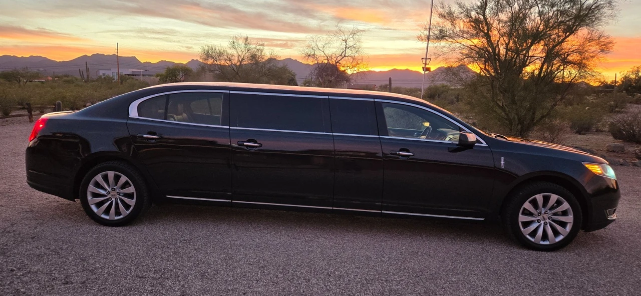 2014 Lincoln MKS - Image 2 of 21