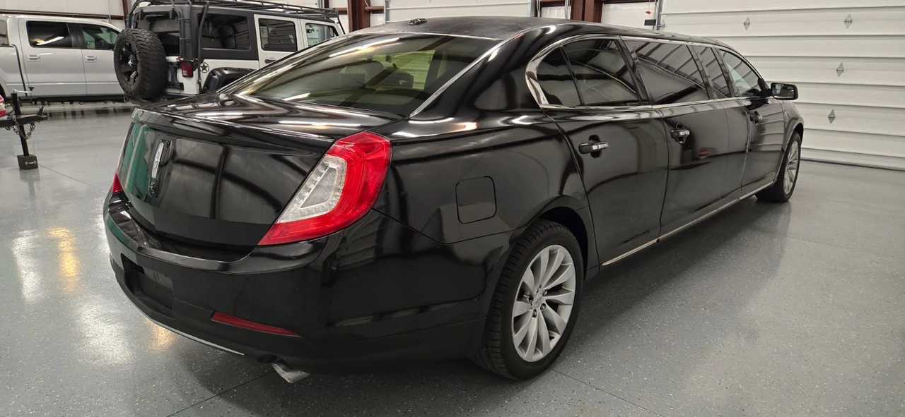 2014 Lincoln MKS - Image 17 of 21