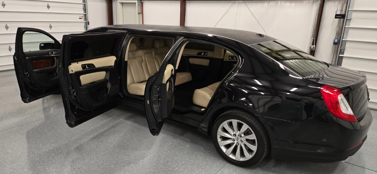 2014 Lincoln MKS - Image 20 of 21
