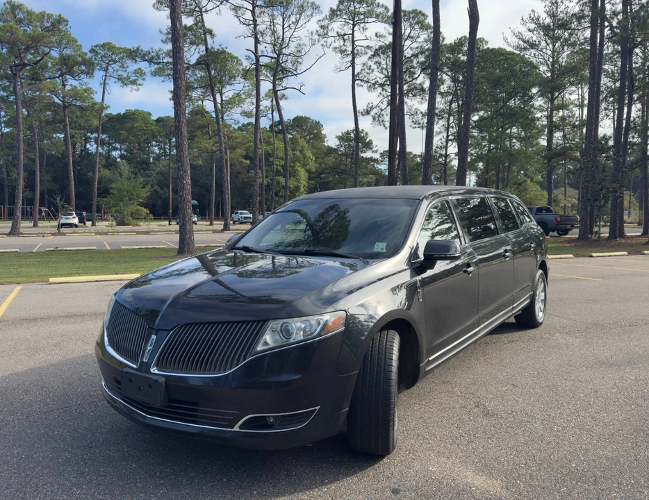 2014 Lincoln MKT - Image 2 of 20