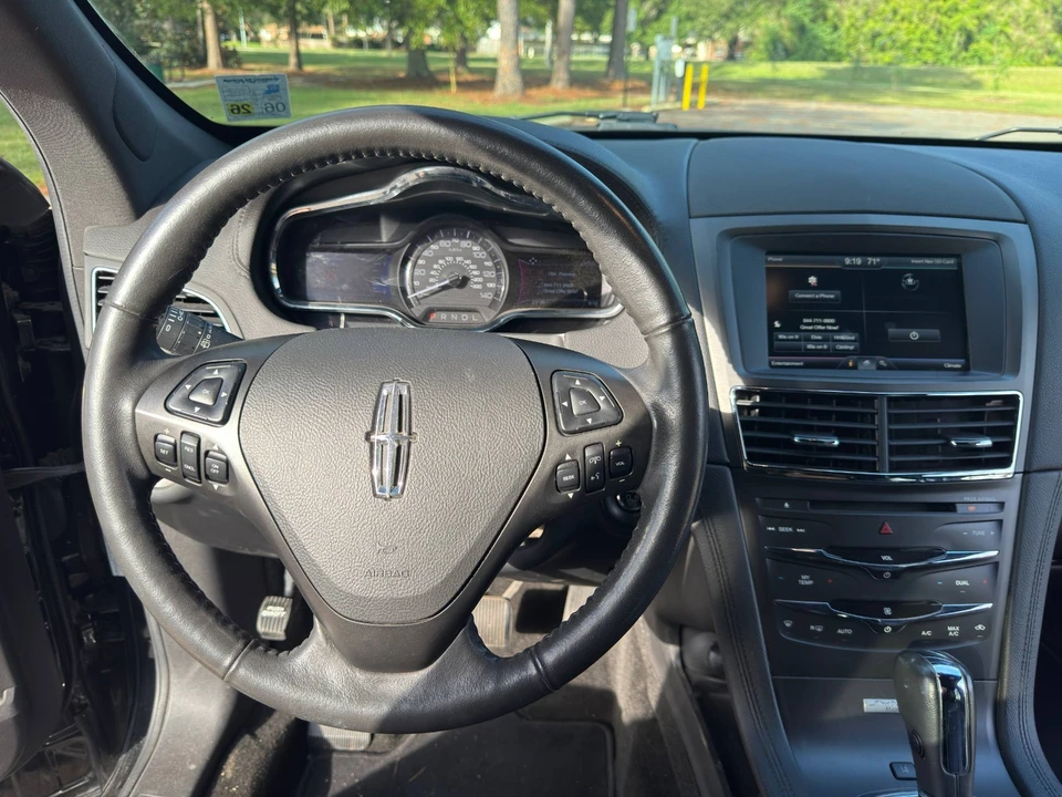 2014 Lincoln MKT - Image 17 of 20