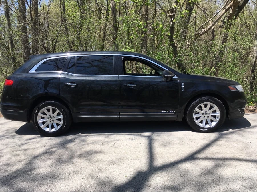 2014 Lincoln MKT - Image 6 of 8