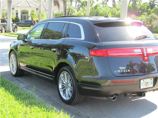 2014 Lincoln MKT - Image 10 of 12